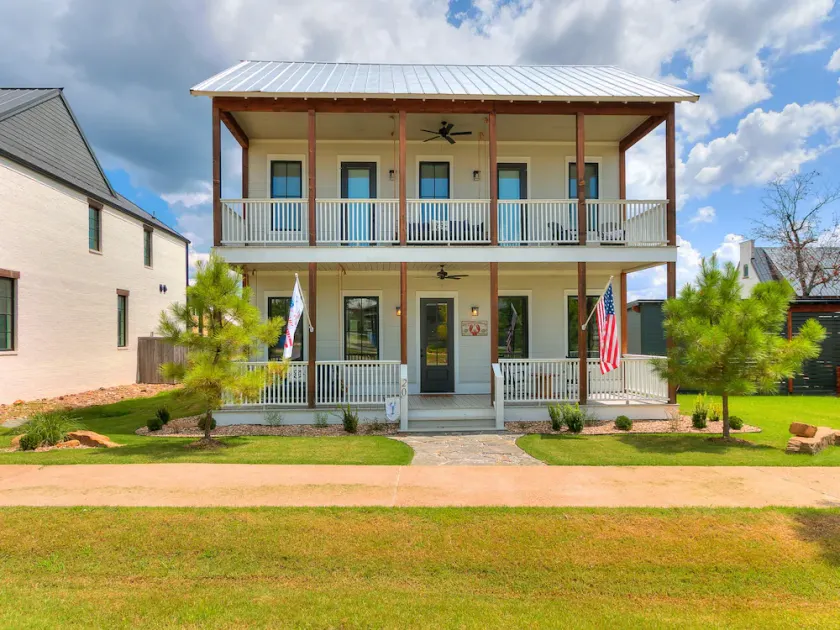 Carlton Landing- Beautiful new home on Redbud - Image 1