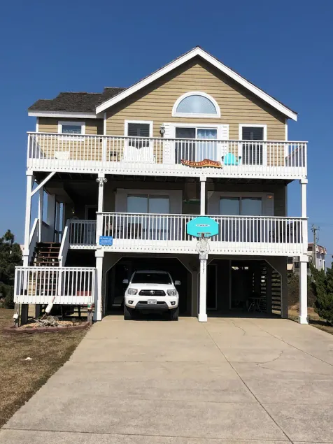 5 BR Nags Head second row beach house - Image 1