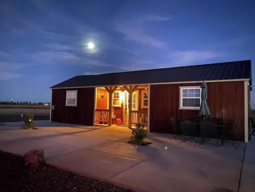 The Bear’s Den. 1 bedroom 1 bathroom. Sleeps 4 - Image 1