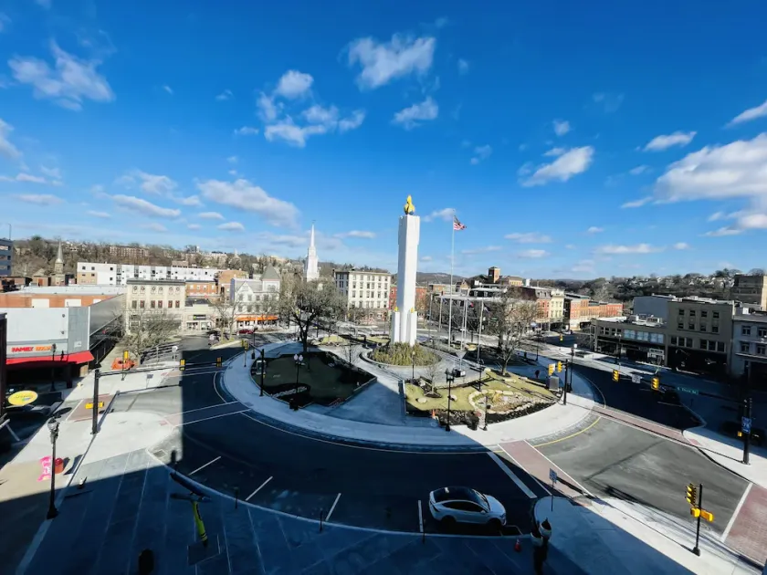 Modern apartments in the heart of easton - Image 1