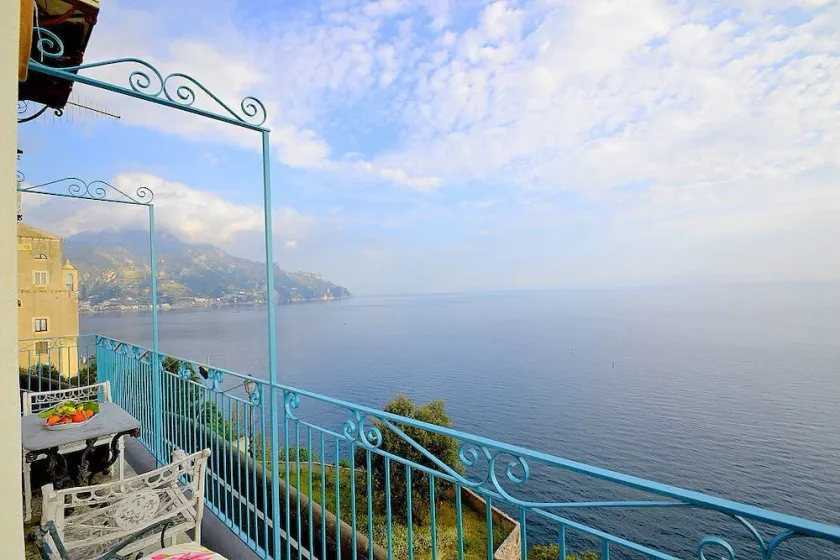 Casa Olivo Marino A: A graceful apartment which faces the sun and the sea, with Free WI-FI. - Image 1