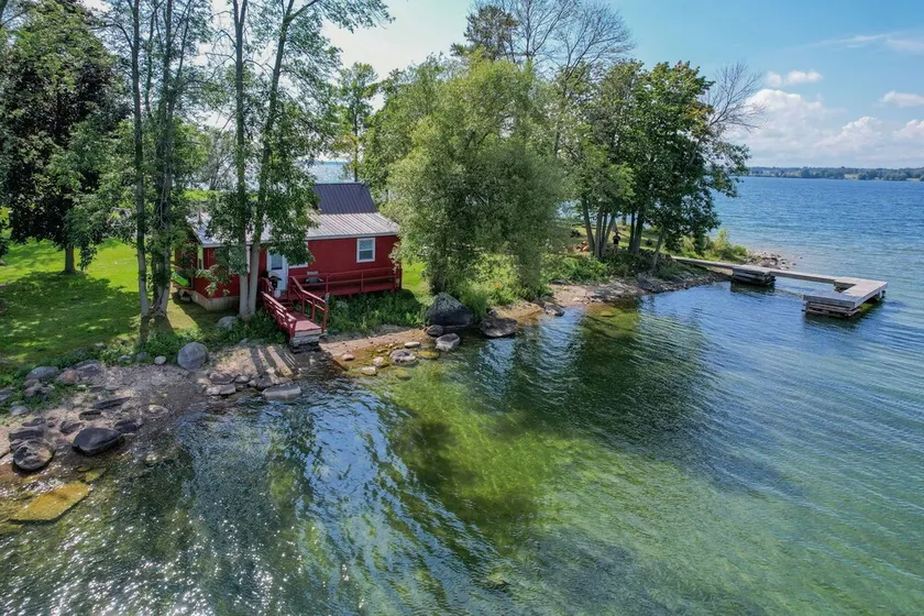 2 BR Cabin - Waterfront location on St. Lawrence River - Image 1