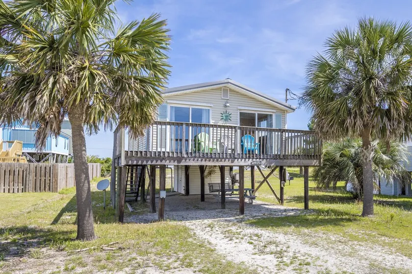 The Beach House on 1st Avenue - Image 1