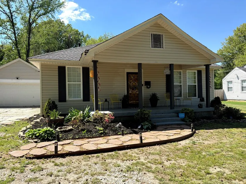Cute bungalow located in Whitehaven near Elvis's mansion & Beale St. - Image 1