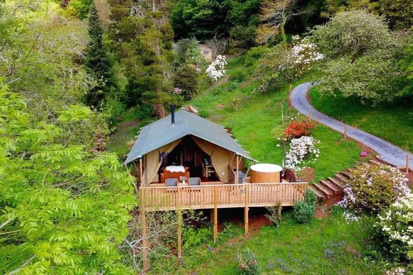 Lower Coombe Royal- Orchard Lodge with Hot Tub - Image 1