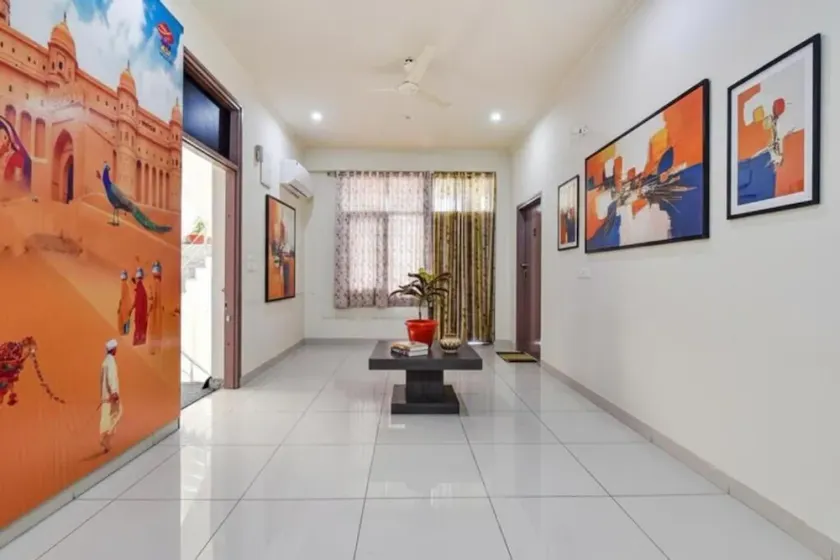Hotel Moon Light Palace - Image 1