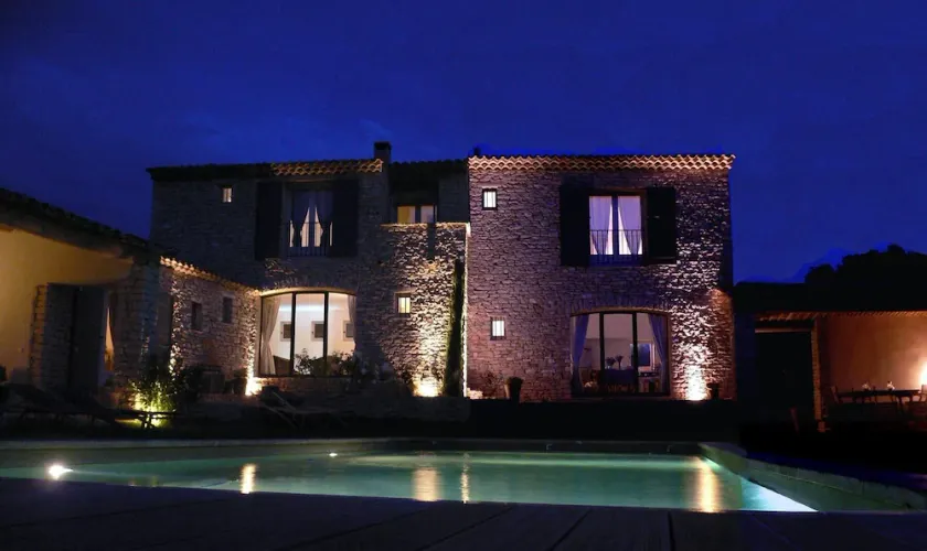 Gordes - Luberon - Provence: Superb air-conditioned villa, heated swimming pool, quiet - Image 1