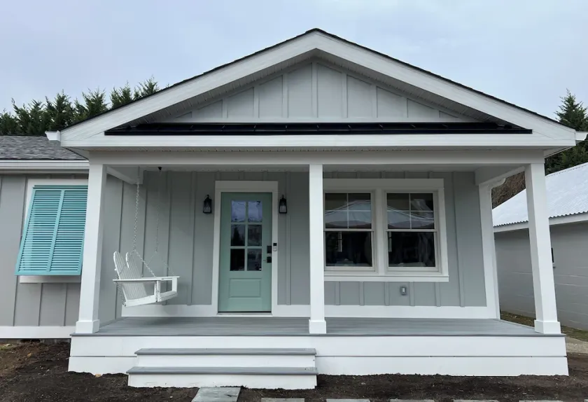 Newly renovated in-town beauty! 104 Bradley - Image 1