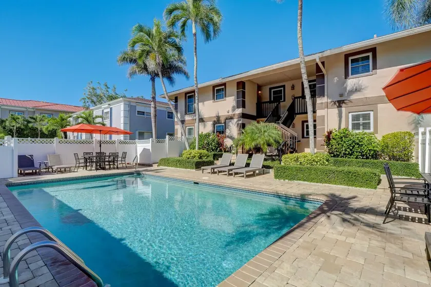 A-1 - Waterfront Condo Near Naples Bay & Beaches - Image 1