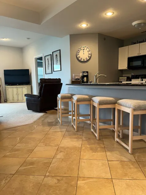 3 bed 2 bath Sleeps 8 Lakefront Main Channel views at the 1MM!  2 pools - Image 1