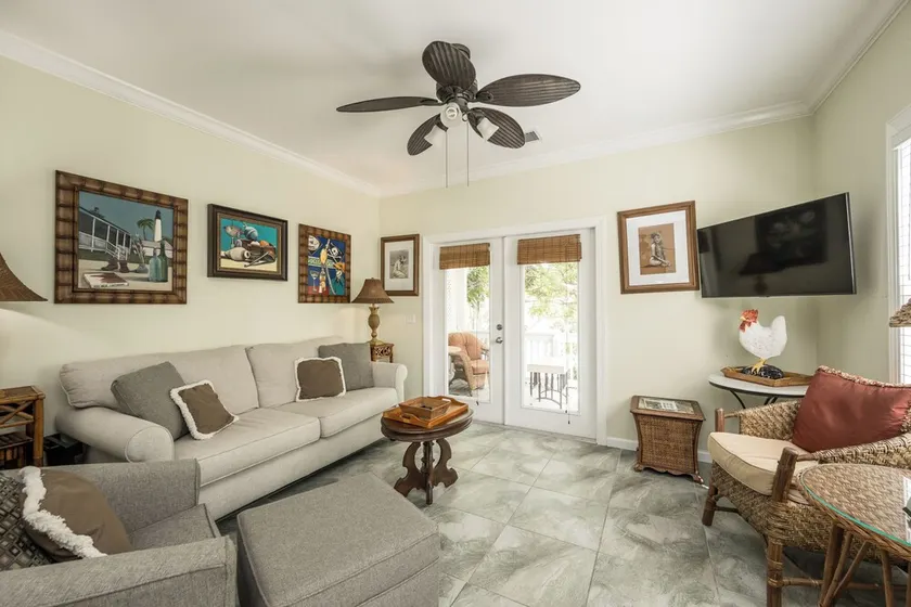 TORTUGA HAMMOCK -2 Bedroom/ 2.5 Bathroom Townhouse with Shared Pool & Parking - Image 1