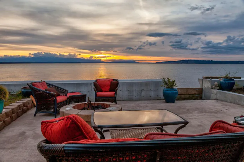 Sunset Beach Cottage - So.Whidbey Island. Langley,  Kayak; Beachwalk, Clam, view - Image 1