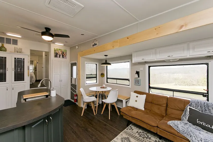 Large Glamper w/ Hot Tub and full bathroom-sleep 6 - Image 1
