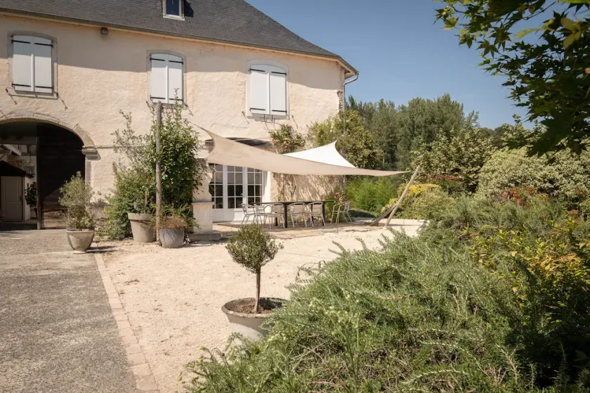Gîte sleeps 10, with indoor swimming pool ideal for families - Image 1
