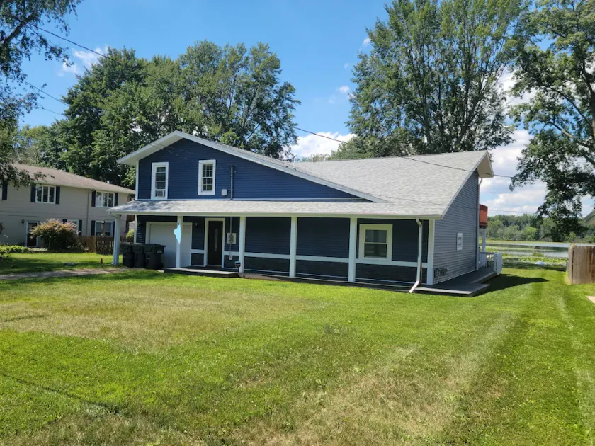 5-Bedroom Pickerel Lakefront Getaway  Sleeps 12 , Hot Tub • Game Room • Kayaks - Image 1