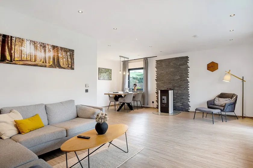 Eifel Resort Holiday Home with Garden, Sauna, Hot Tub, Terrace and Wi-Fi - Image 1