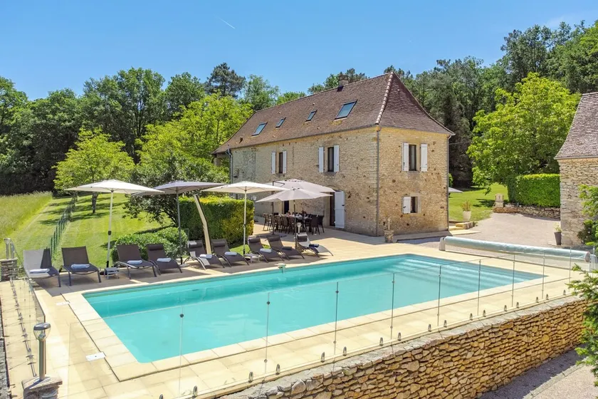 Beautiful typical French Manor with private swimming pool - Image 1