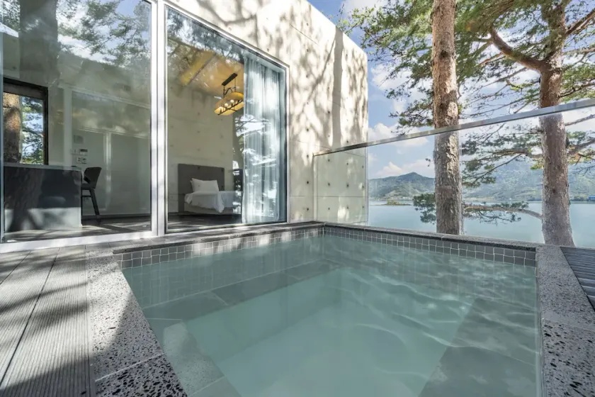 Goseong Hansan Marina Resort - Image 1