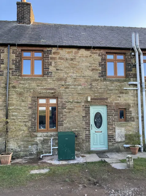 A cosy retreat, ideal for walks and quiet relaxation. Pet friendly! - Image 1