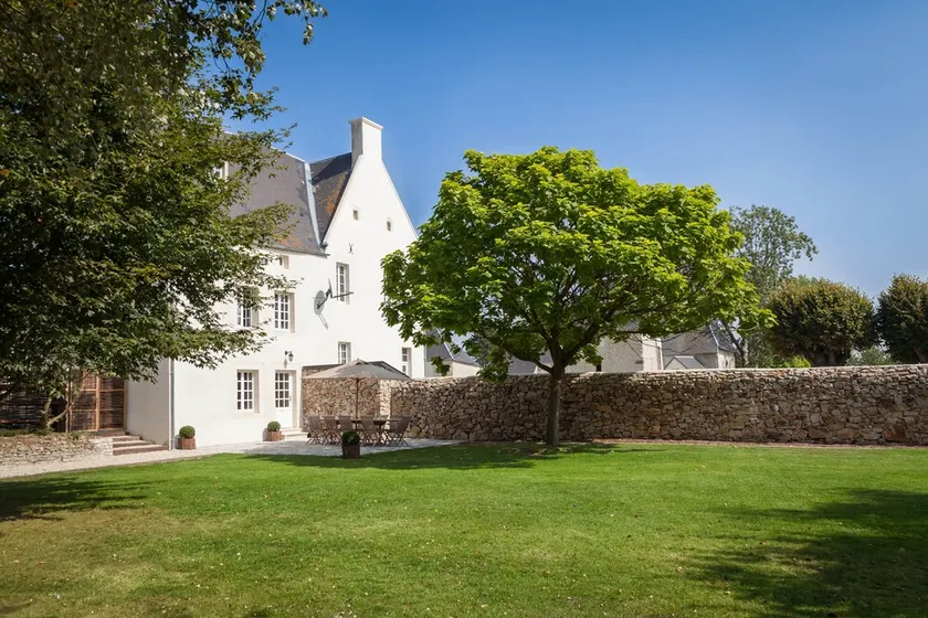 Luxury Guesthouse - Image 1