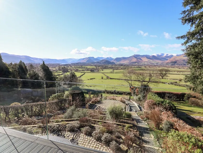 GILLSIDE, romantic, luxury holiday cottage, with open fire in Keswick - Image 1