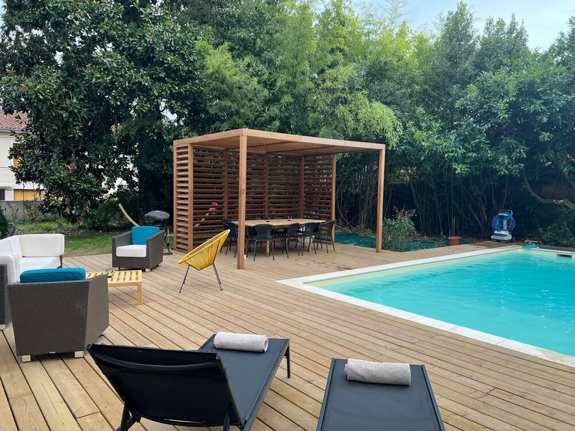 Beautiful villa with swimming pool, 5 minutes' walk from the historic center - Image 1