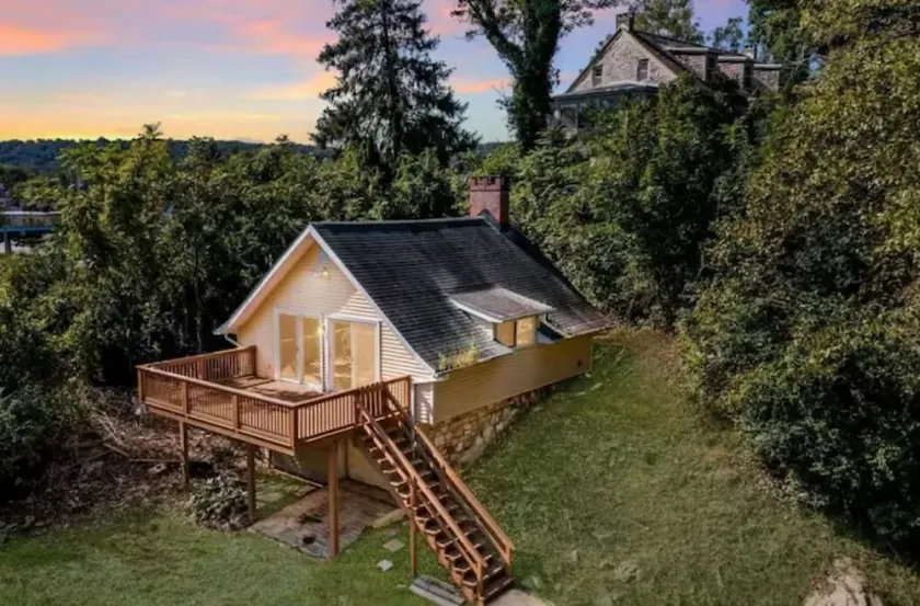 Boat House on the Brandywine | Waterfront Cottage - Image 1