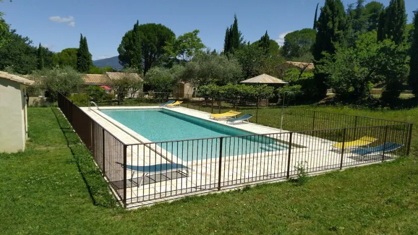 Lovely Mazet with shared, heated, secure swimming pool - Image 1