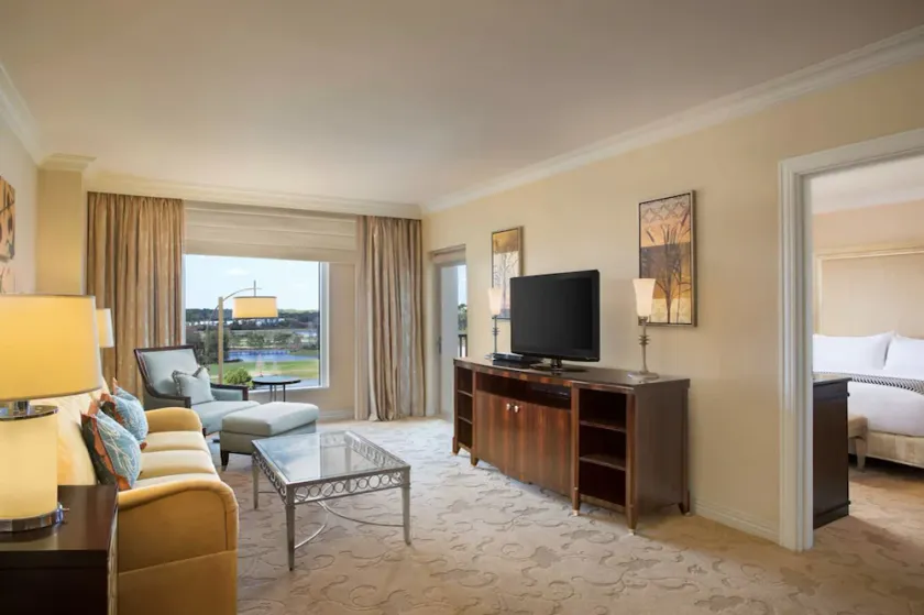 2 Connecting Suites at a 5⭐️ Hotel - Image 1