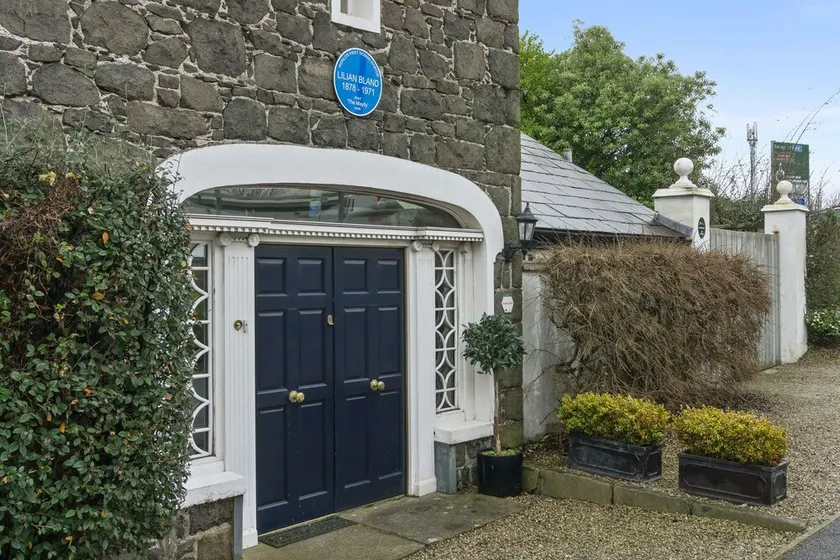 HISTORIC 5 STAR SELF CATERING COACH HOUSE IN STUNNING LOCATION - Image 1