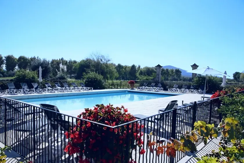 Coeur Provence T2 renovated, air-conditioned, nice view, pool, golf, Aix en Prov 30mn - Image 1
