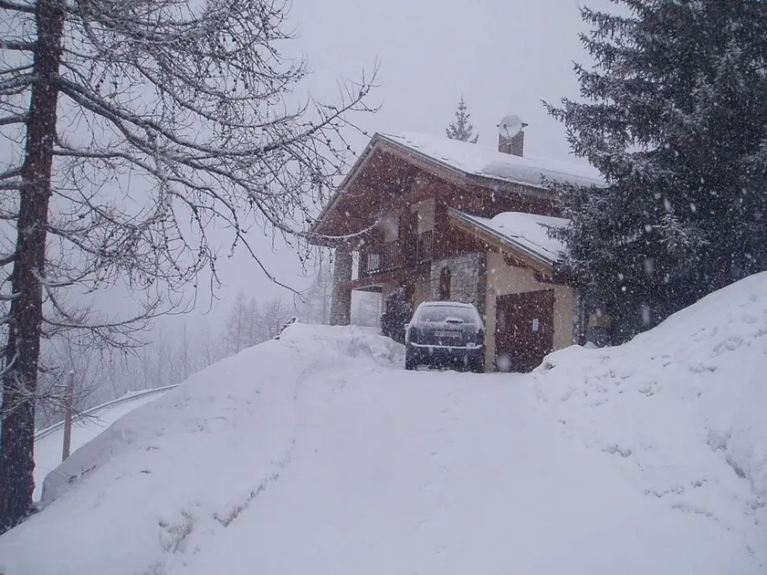 Chalet indépendant avec une vue imprenable et d'excellentes installations - Image 1