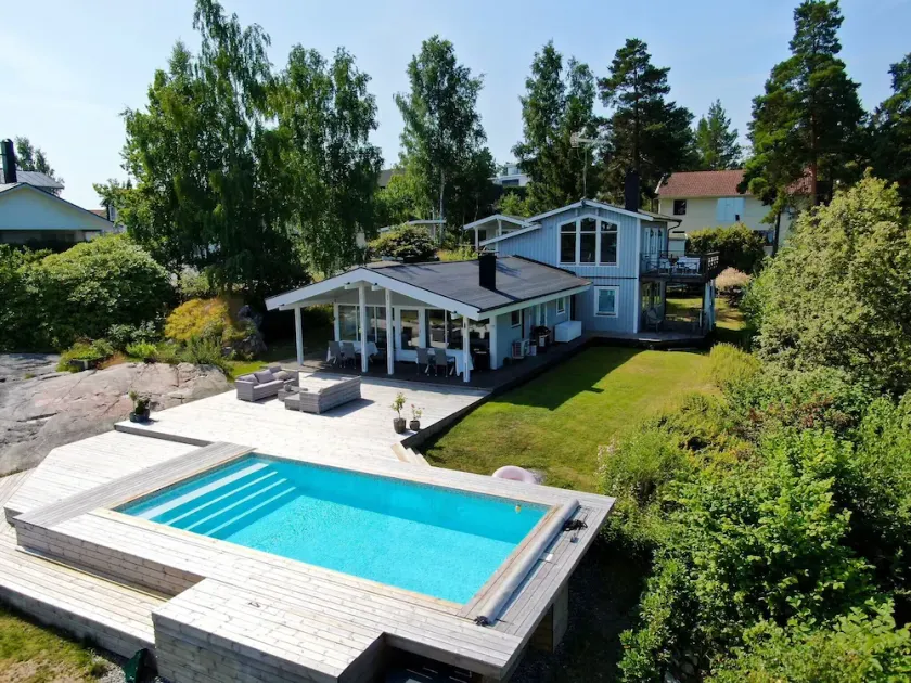 Archipelago villa on Resarö with heated pool, guesthouse and fantastic view! - Image 1