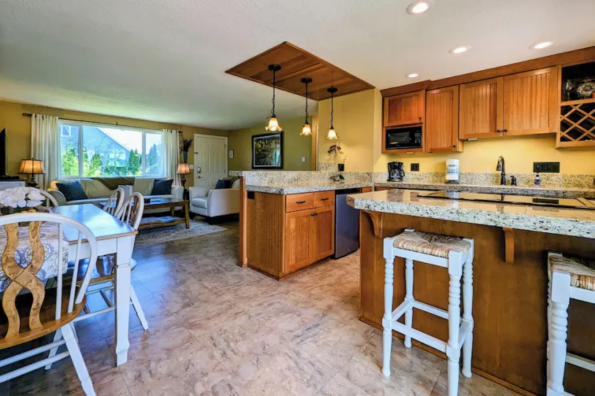 Country View Cottage #1: Uncorked - Image 1