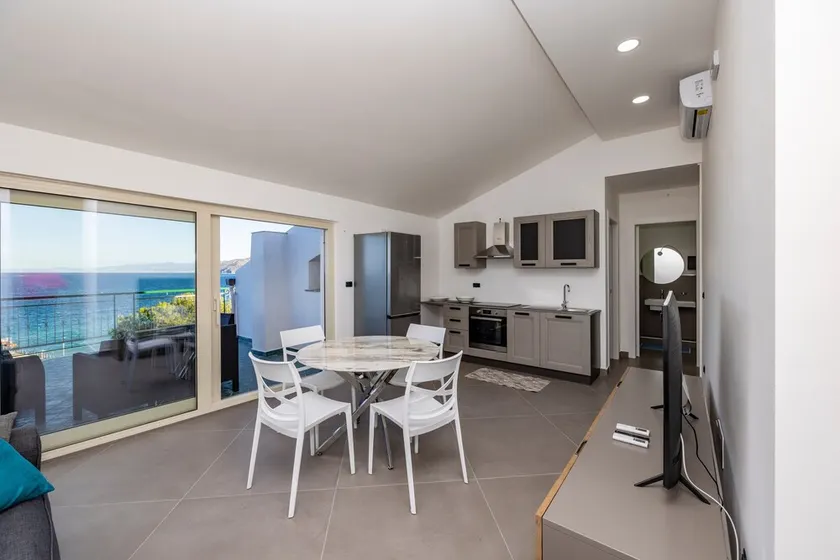 Apartamento 'Seaview' con vistas al mar, Wi-Fi y aire acondicionado - Image 1