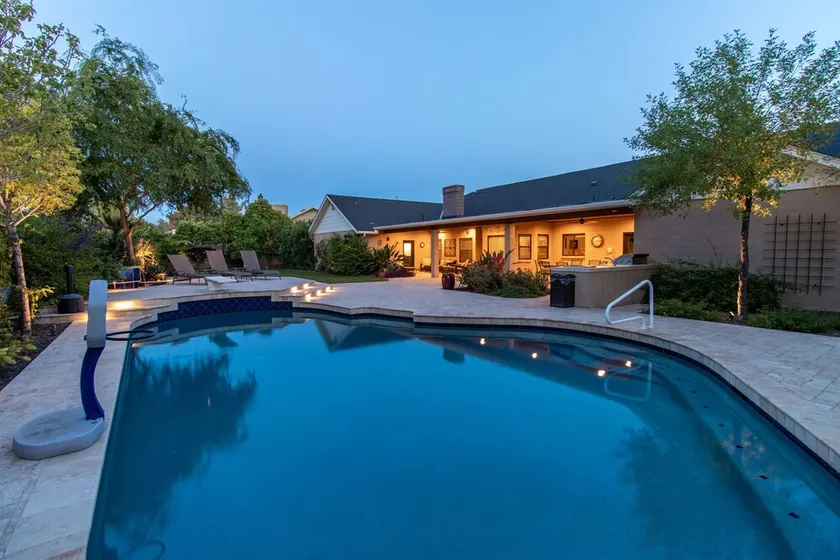 Hidden, Lush Treasure Close to Everything...Your Own Private Resort! - Image 1
