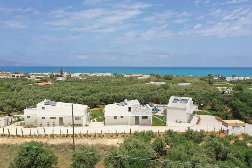 2steps Maleme beach & Restaurants/Heated pool - Image 1