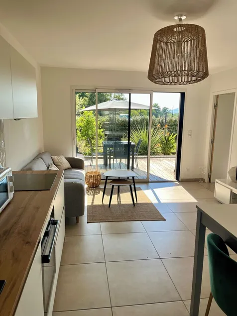 Appartement Proche de la Plage Dans Résidence Neuve à Porticcio - Image 1
