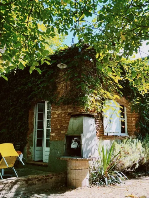 Charming 19th century cottage with private pool and garden - Image 1