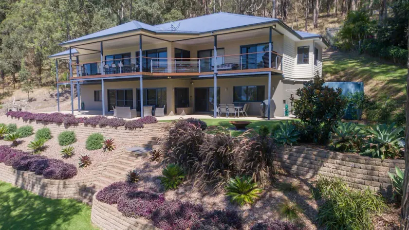 The Lake Retreat - southern shores of Smiths Lake - Image 1