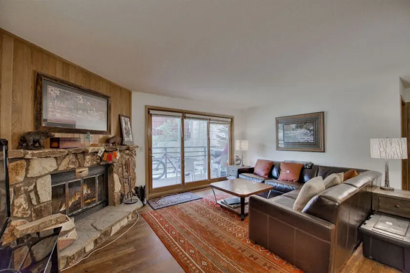 Walk to Keystone Lifts! Cozy 2BR Condo w/ Pool, Hot Tub & Fireplace - Image 1