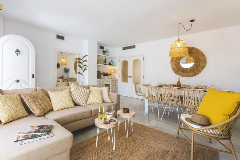 Oasis Club - Image 1