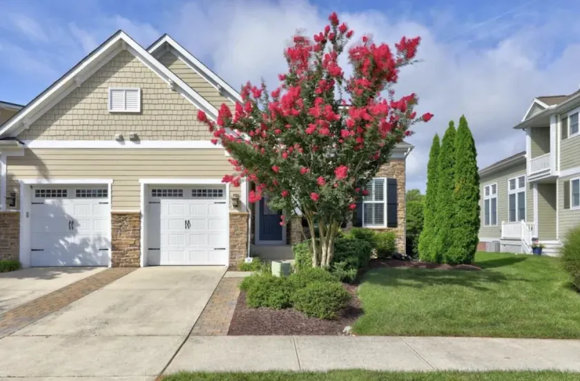 Bayside Resort! Spacious Townhome-Sleeps 13-Pools, Beach, Bikes, Pond, Golf! - Image 1