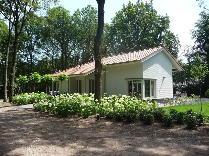 12 person detached country house with trampoline & Private outdoor hot tub - Image 1