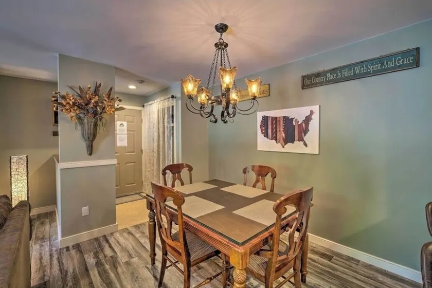 Clean Ski in ski out condo located at Seasons on Mt. Snow. - Image 1