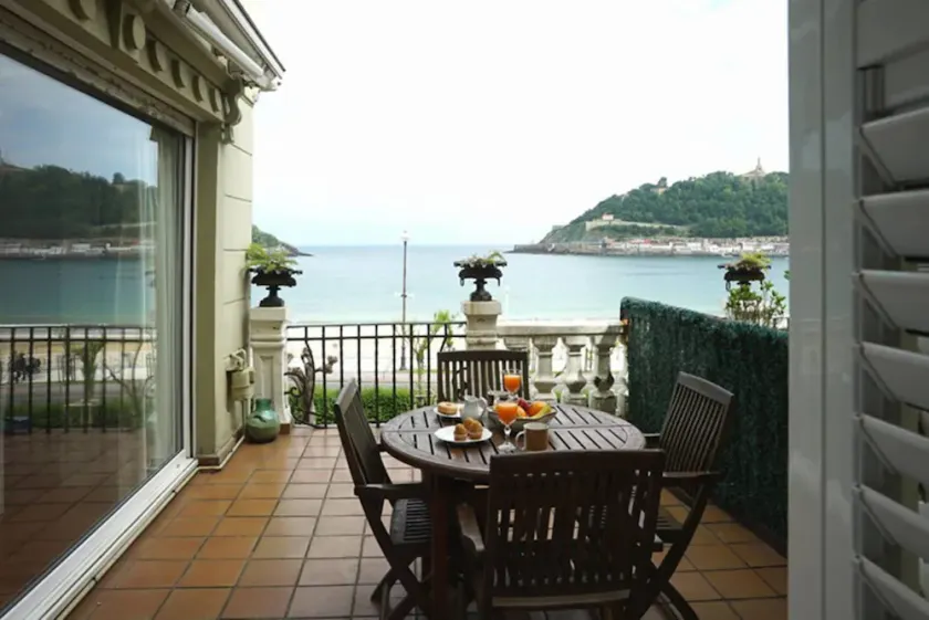 BREATHTAKING TERRACE VIEWS in luxury apartment - by www,SanSebastianApartments,es - Image 1