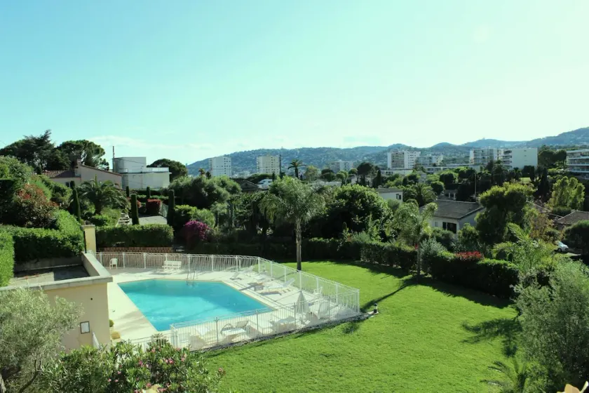 Apartamento 70 m2 Terrazas Piscina Calma Vista despejada tranquilo aparcamiento privado. - Image 1