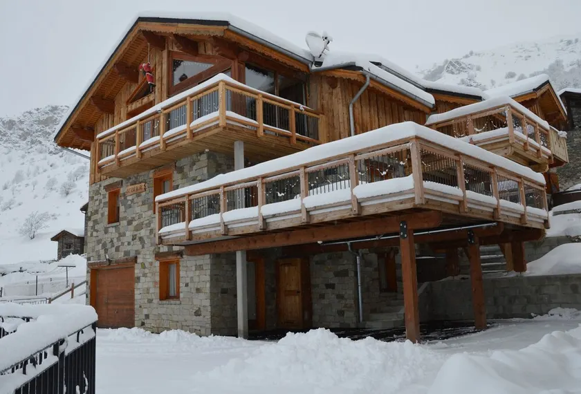 Dans un chalet à proximité des pistes, SPA privatif, Sauna, Wifi gratuite - Image 1