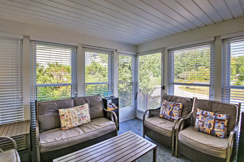 Wells Beach Cottage w/ Pool Access ~ 1 Mi to Coast - Image 1