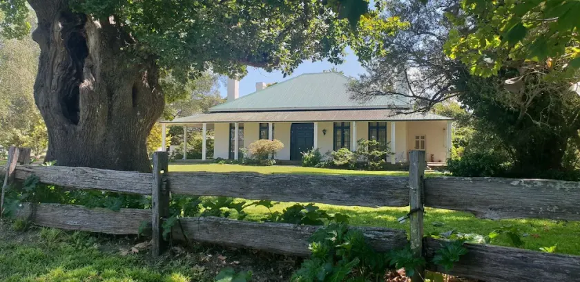 Oaklands Homestead - Image 1